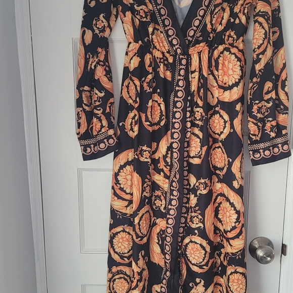 Maxi stylish dress - Picture 2 of 3